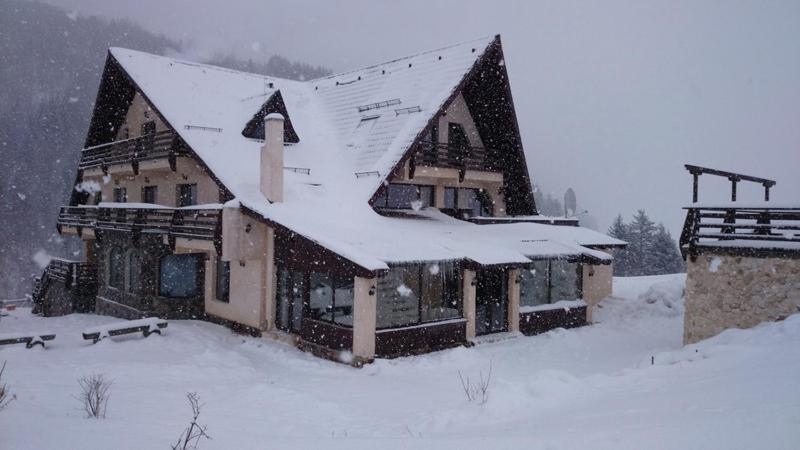 Taverna Pietrei Craiului Zarnesti Luaran gambar