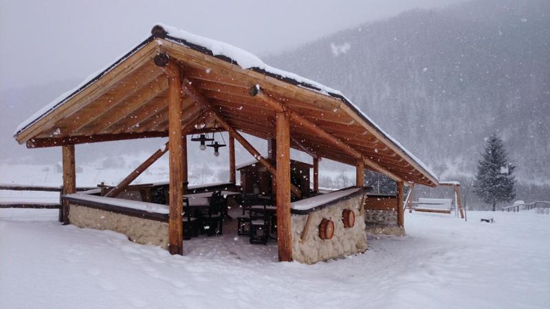 Taverna Pietrei Craiului Zarnesti Luaran gambar